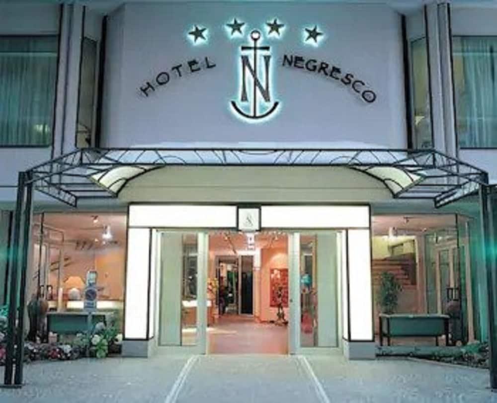 Hotel Negresco Cattolica Eksteriør bilde