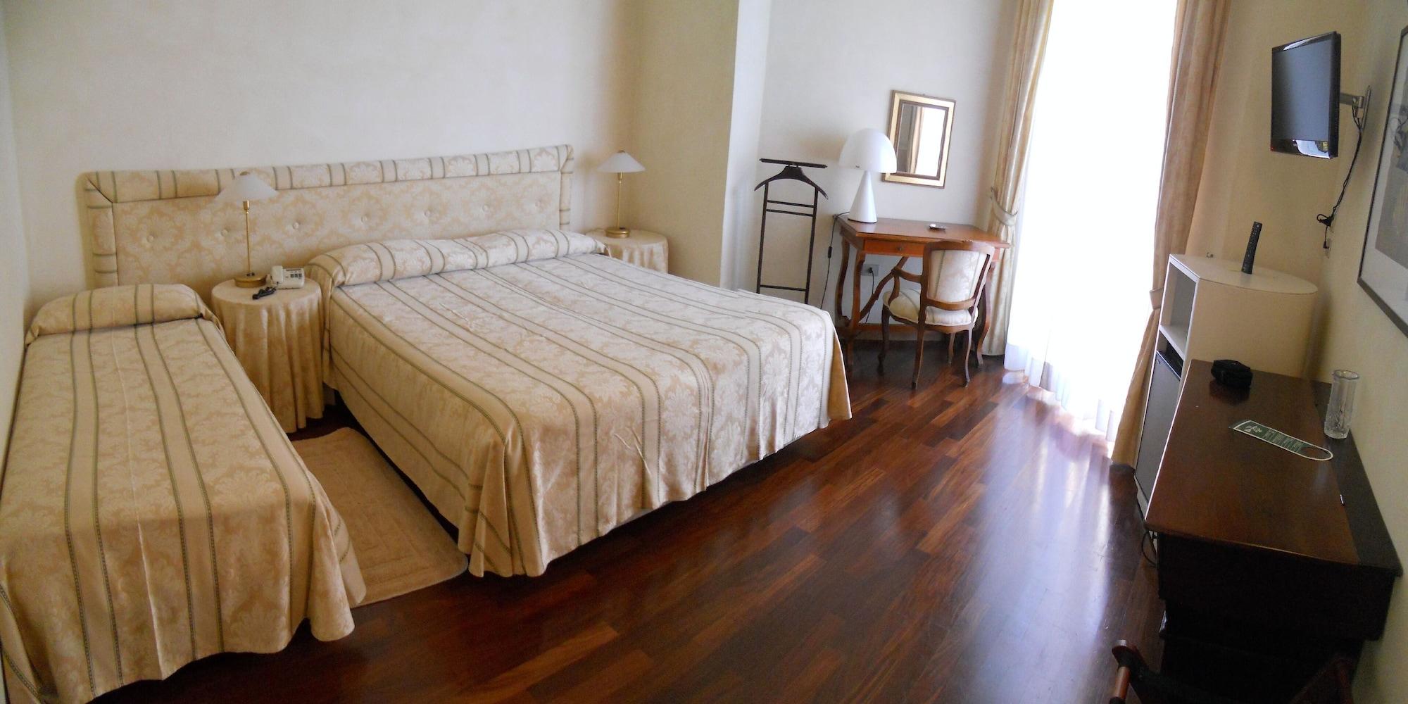 Hotel Negresco Cattolica Eksteriør bilde