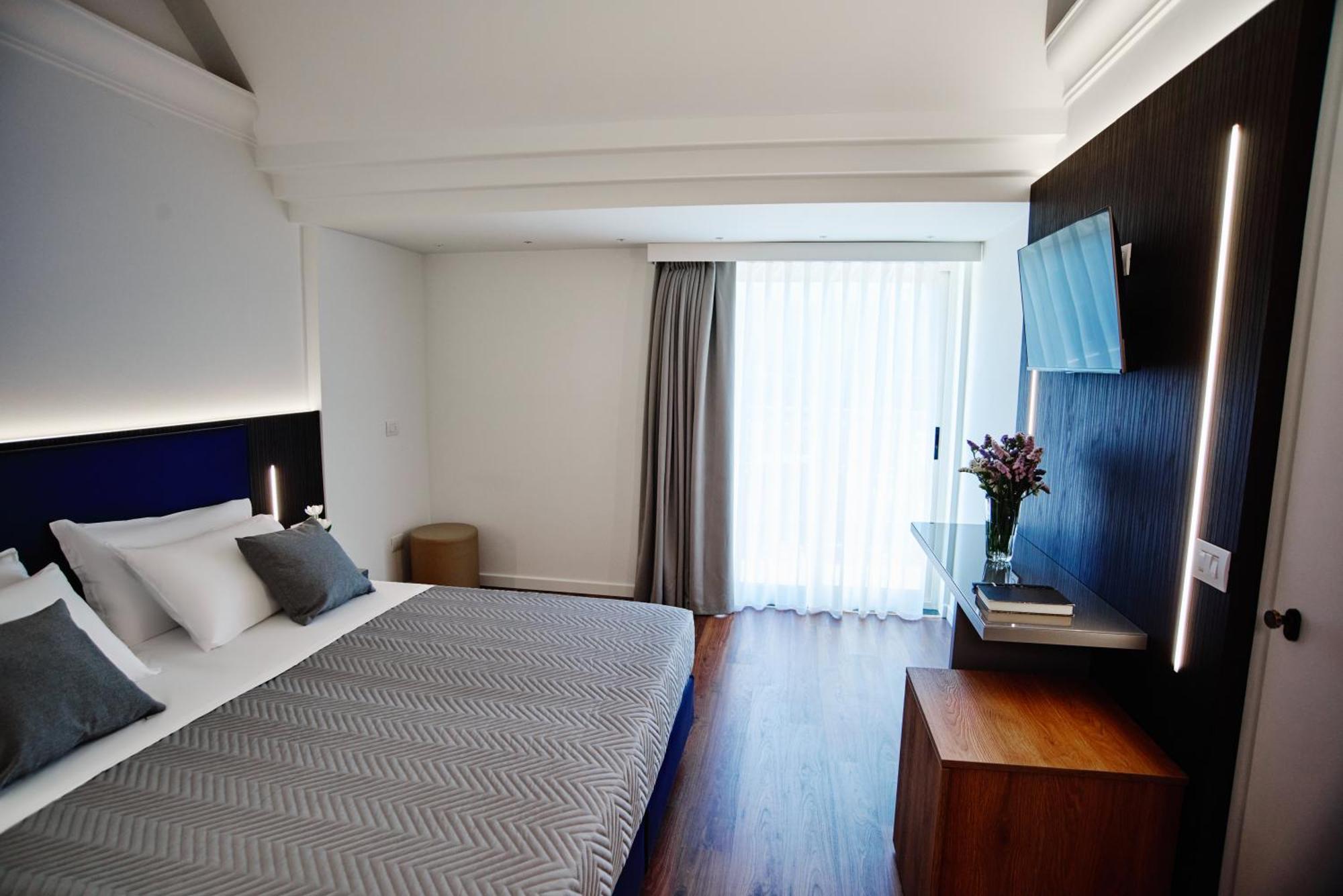Hotel Negresco Cattolica Eksteriør bilde