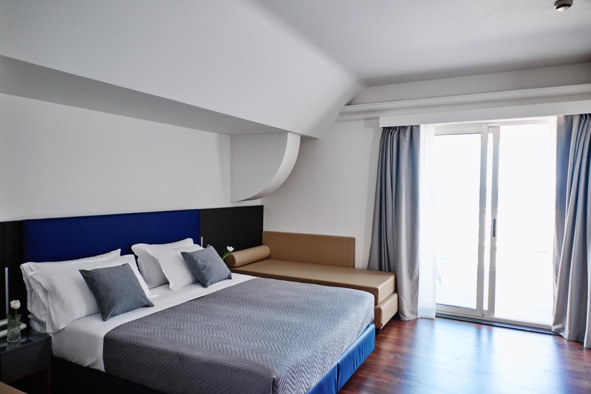 Hotel Negresco Cattolica Eksteriør bilde